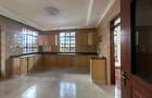 5 Bed House with En Suite at Lavington - 9