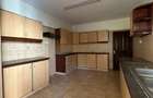 5 Bed Townhouse with En Suite in Lavington - 6