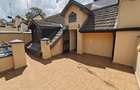 5 Bed Townhouse with En Suite at Lavington Green - 17