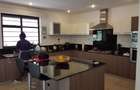 4 Bed House with En Suite in Rosslyn - 4