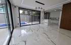 6 Bed Townhouse with En Suite in Lavington - 6