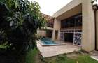 5 Bed Townhouse with En Suite at Lavington - 1