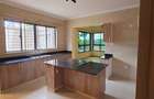 5 Bed Townhouse with En Suite at Lavington Road - 18