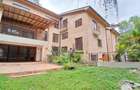 5 Bed Townhouse with En Suite at Lavington - 1