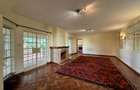 5 Bed Townhouse with En Suite in Rosslyn - 2