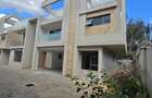 5 Bed Townhouse with En Suite at Lavington Green - 4