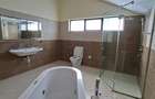 5 Bed Townhouse with En Suite in Westlands Area - 14