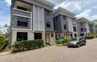 5 Bed Townhouse with En Suite at Off Convent Drive - 3
