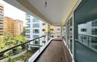 3 Bed Apartment in Riverside - 3