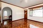 5 Bed Townhouse with En Suite in Brookside - 13