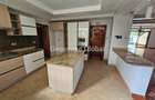 4 Bed Apartment with En Suite in Riverside - 10