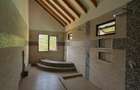 7 Bed House with En Suite in Ridgeways - 8
