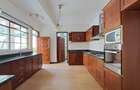 4 Bed Townhouse with En Suite in Spring Valley - 3