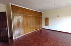 5 Bed Townhouse with En Suite in Lavington - 18