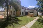 7 Bed House with En Suite in Runda - 1