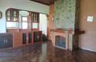 4 Bed Villa with En Suite at Rossylin Lone Tree - 7