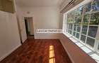 4 Bed House with En Suite in Lavington - 10