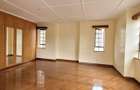 5 Bed Townhouse with En Suite in Lavington - 12