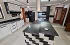 5 Bed Villa with En Suite in Runda - 7