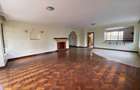 5 Bed Townhouse with En Suite at Lavington - 3