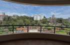 4 Bed Apartment with En Suite at Riverside Drive - 16