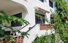 4 Bed House with En Suite at Portreitz - 5
