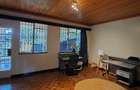 4 Bed House with En Suite in Nyari - 10
