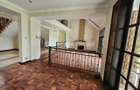 4 Bed House with En Suite in Rosslyn - 2