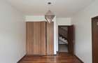 5 Bed Townhouse with En Suite in Lavington - 9