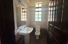 4 Bed Townhouse with En Suite at Rosslyn - 4
