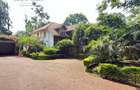 5 Bed House with En Suite at Rosslyn - 1