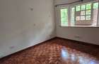 5 Bed House with En Suite at Rosslyn Park 01 - 10