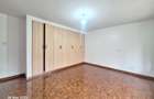 5 Bed Townhouse with En Suite at Lavington - 18