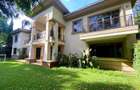 5 Bed House with En Suite in Runda - 1