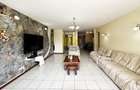 4 Bed Apartment with En Suite in Parklands - 2