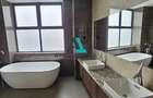 3 Bed Apartment with En Suite in Riverside - 14