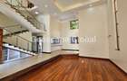 5 Bed House with En Suite in Lavington - 1