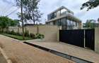6 Bed Townhouse with En Suite in Lavington - 1