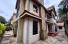 5 Bed Townhouse with En Suite in General Mathenge - 5