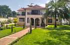 7 Bed Townhouse with En Suite in Runda - 1