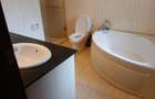 5 Bed Villa with En Suite in Runda - 16