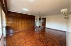 5 Bed House with En Suite in Runda - 12