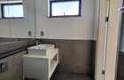 Serviced 2 Bed Apartment with En Suite in Garden Estate - 9