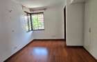 5 Bed Townhouse with En Suite at Convent Drive - 10