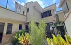 4 Bed Townhouse with En Suite in Spring Valley - 20