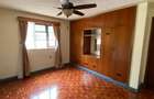 5 Bed House with En Suite in Runda - 15
