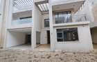 6 Bed Villa with En Suite in Lavington - 2