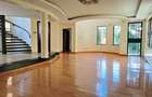 5 Bed Townhouse with En Suite in Westlands Area - 4