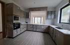 6 Bed Townhouse with En Suite in Lavington - 5
