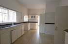 6 Bed House with En Suite in Lavington - 14